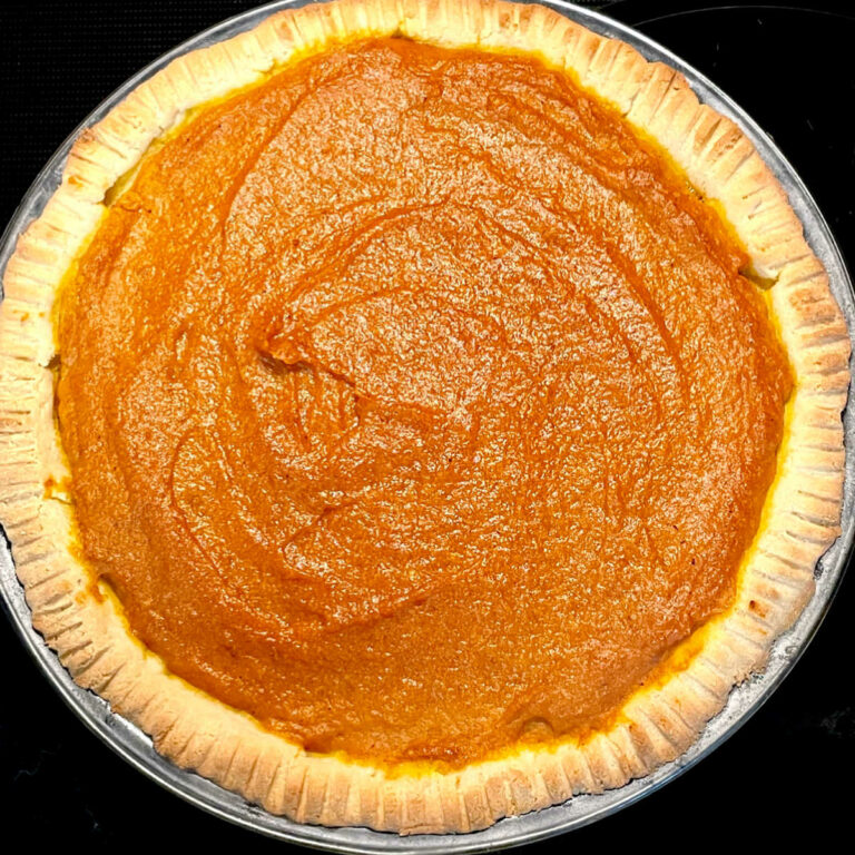 Amazing Keto Pumpkin Pie Recipe for Your Holiday Gathering