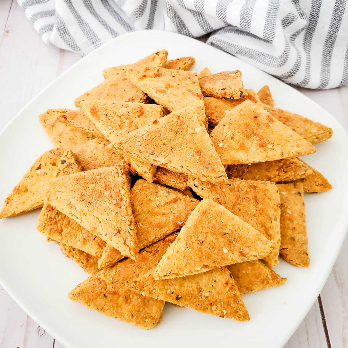 Everything Bagel Keto Crackers | Healthy Ambitions