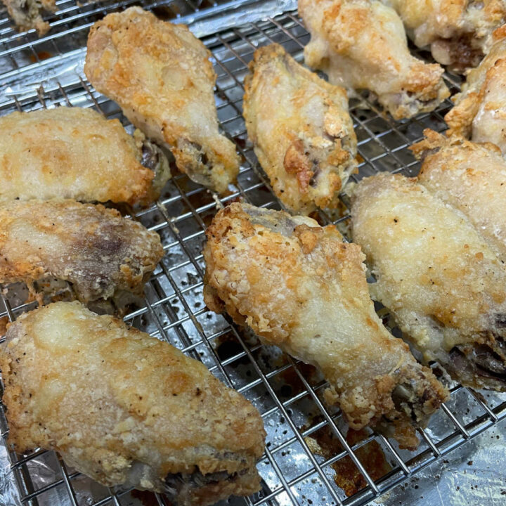 Crispy Baked Chicken Wings FEATURE